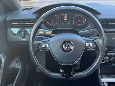 2021 Volkswagen Passat 2.0T R-Line