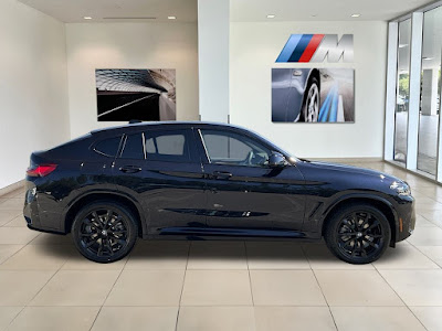 2025 BMW X4 xDrive30i