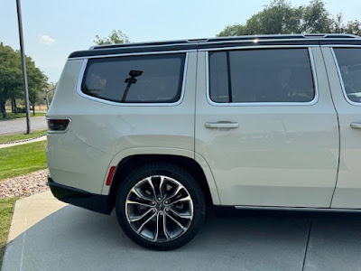 2022 Jeep Grand Wagoneer Series III