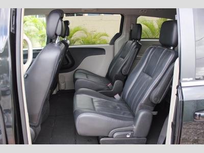 2014 Chrysler Town & Country Touring Minivan