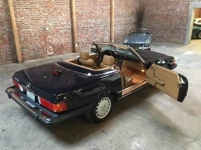 1987 Mercedes-Benz 560-Class