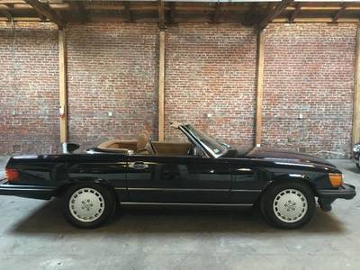 1987 Mercedes-Benz 560-Class